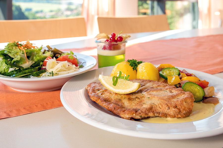 Beispiel Mittagessen in der Eleonoren-Klinik in Lindenfels-Winterkasten Beispiel Mittagessen in der Eleonoren-Klinik in Lindenfels-Winterkasten
