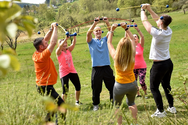 Bewegungstherapie im Freien in der Eleonoren-Klinik in Lindenfels-Winterkasten Bewegungstherapie im Freien in der Eleonoren-Klinik in Lindenfels-Winterkasten